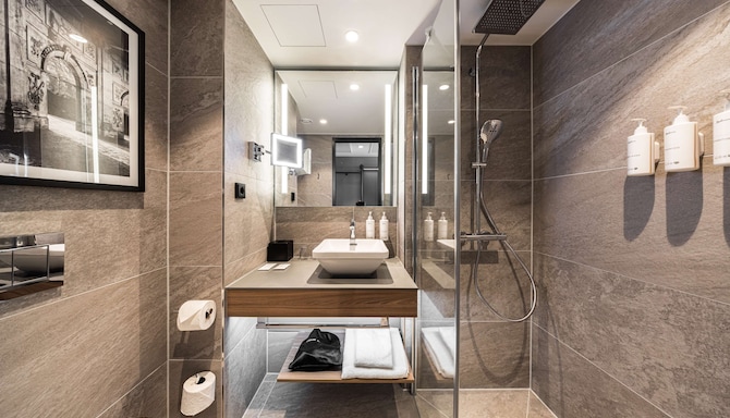 Radisson Hotel Leipzig - Standard Room Bath