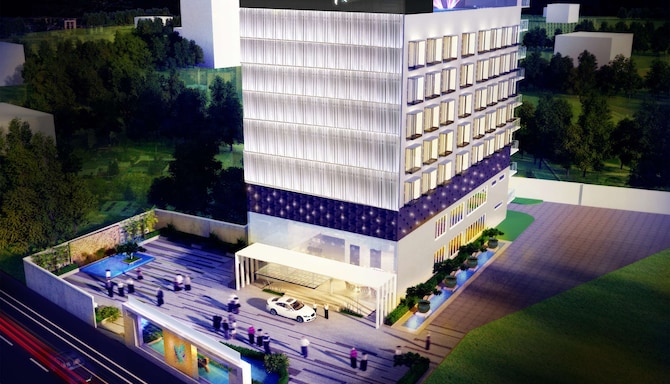 Radisson Lucknow City Center - Hotel Exterior