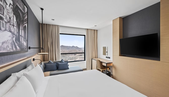 Radisson Hotel Makkah Thakher City - Superior Room King Bed