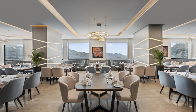 Radisson Hotel Makkah Thakher City - Restaurant