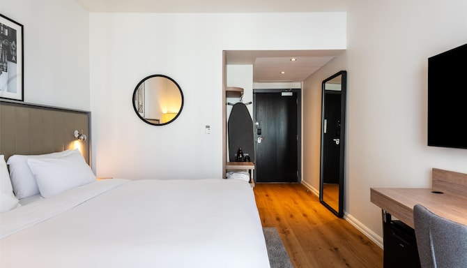 Radisson Hotel Manchester City Centre, A Verified Net Zero Hotel