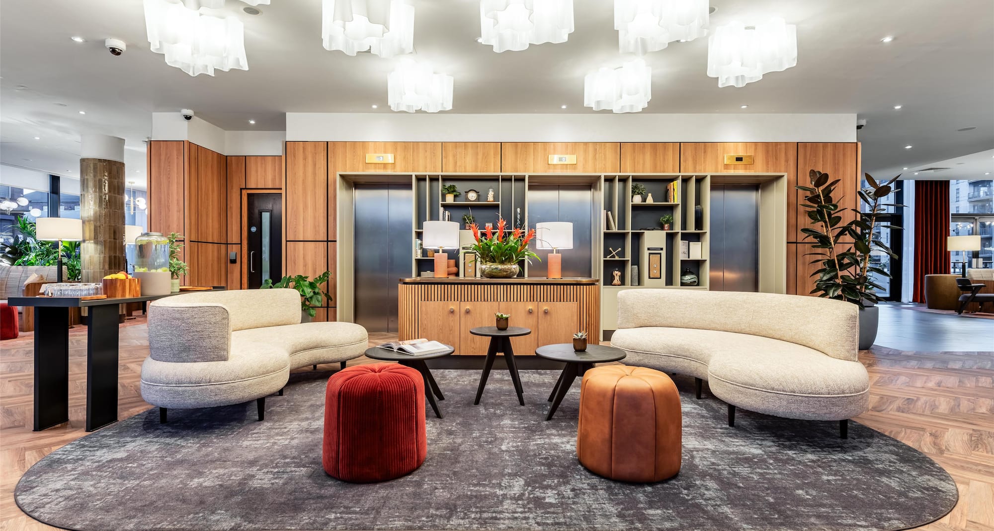 Radisson Hotel Manchester City Centre, A Verified Net Zero Hotel - Lobby