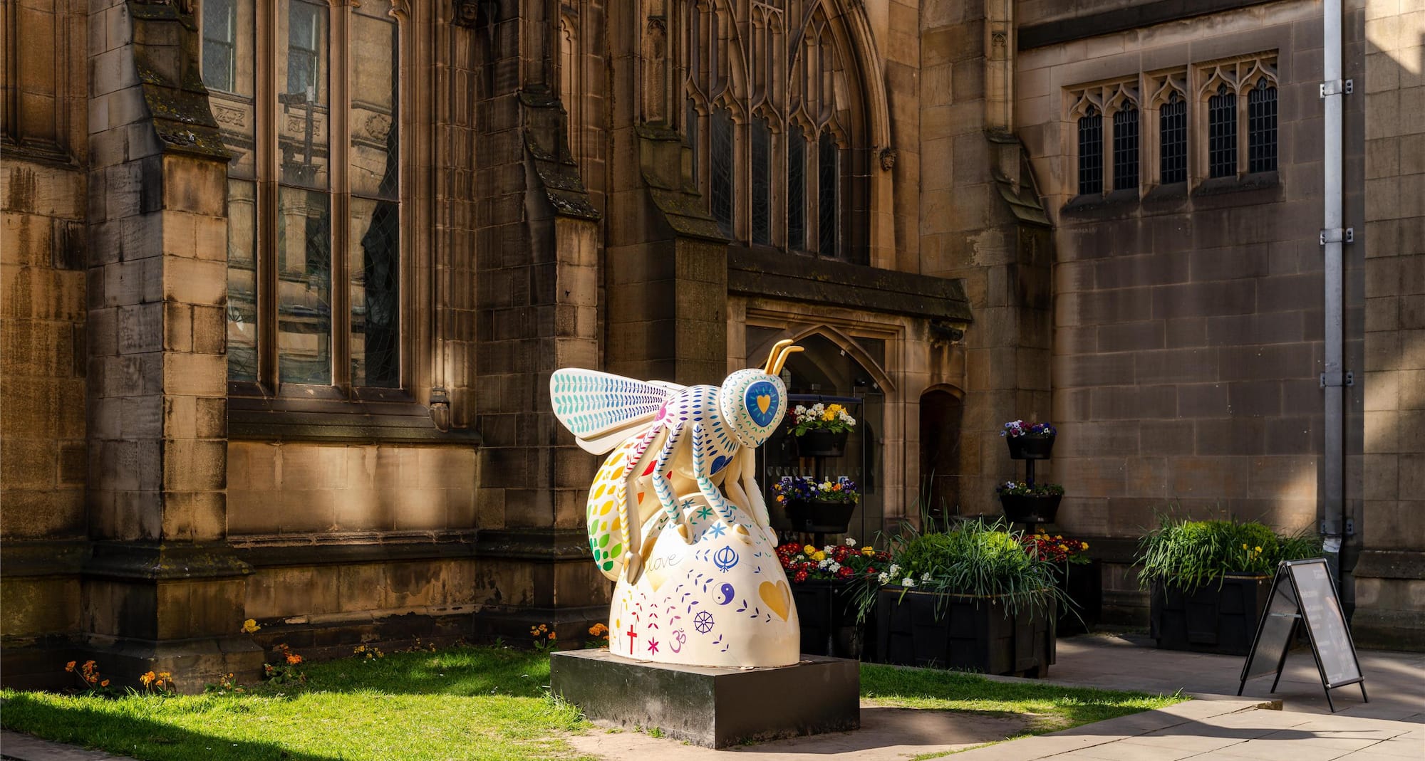 Manchester: discover a city full of pride and power