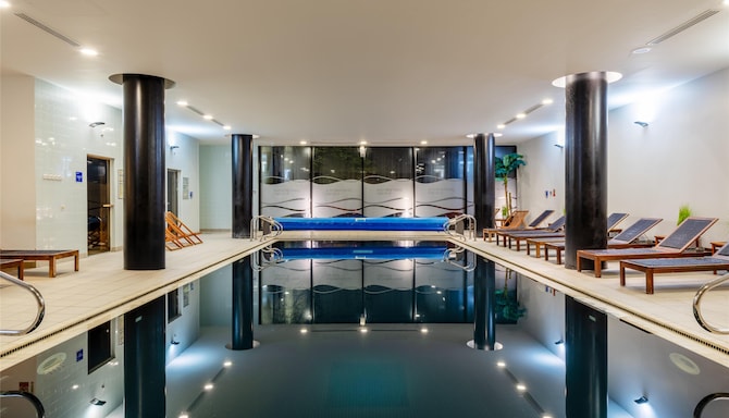 Radisson Hotel Manchester City Centre, A Verified Net Zero Hotel - Swimming Pool