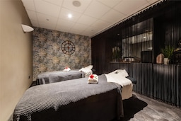 Radisson Hotel Manchester City Centre, A Verified Net Zero Hotel - Spa treatment room