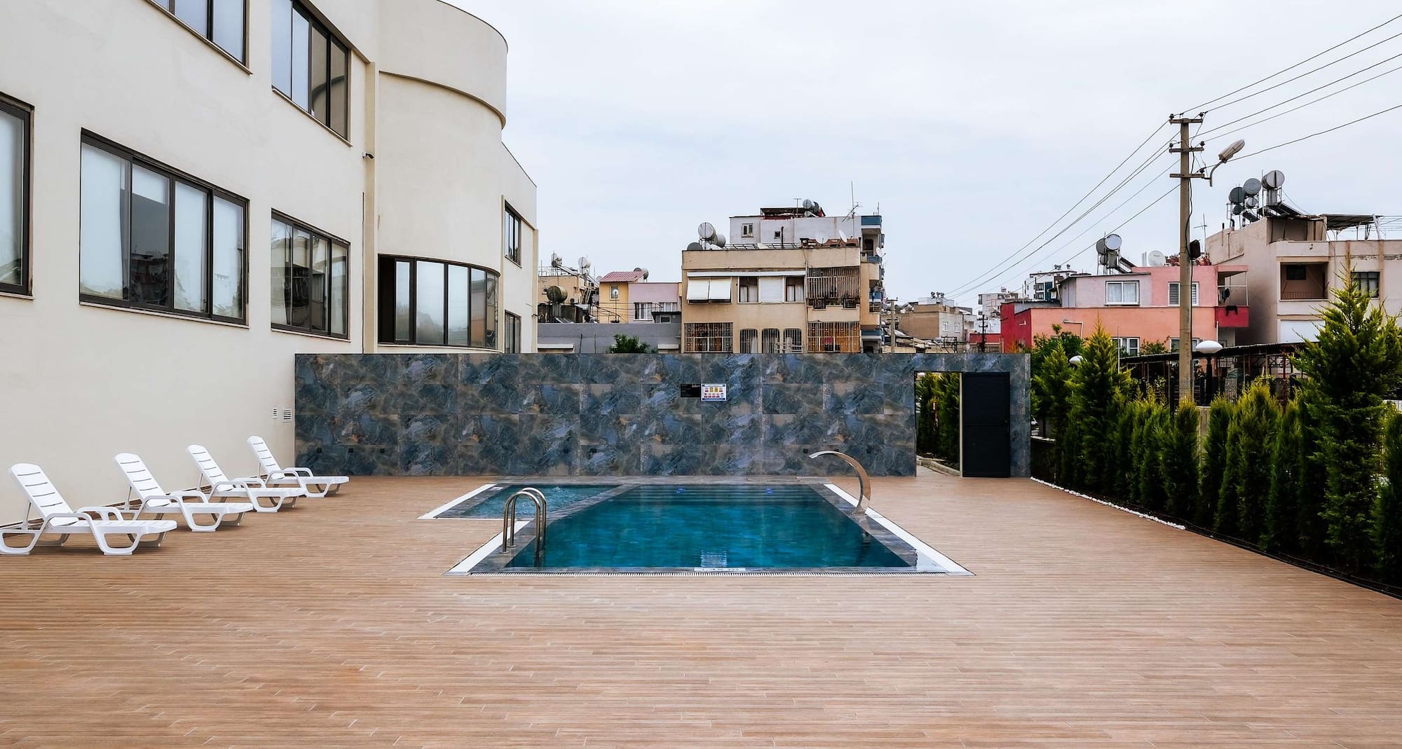 Radisson Hotel Mersin - Outdoor pool