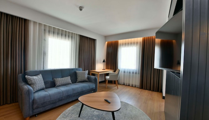 Radisson Hotel Mersin - Suite - Sea View