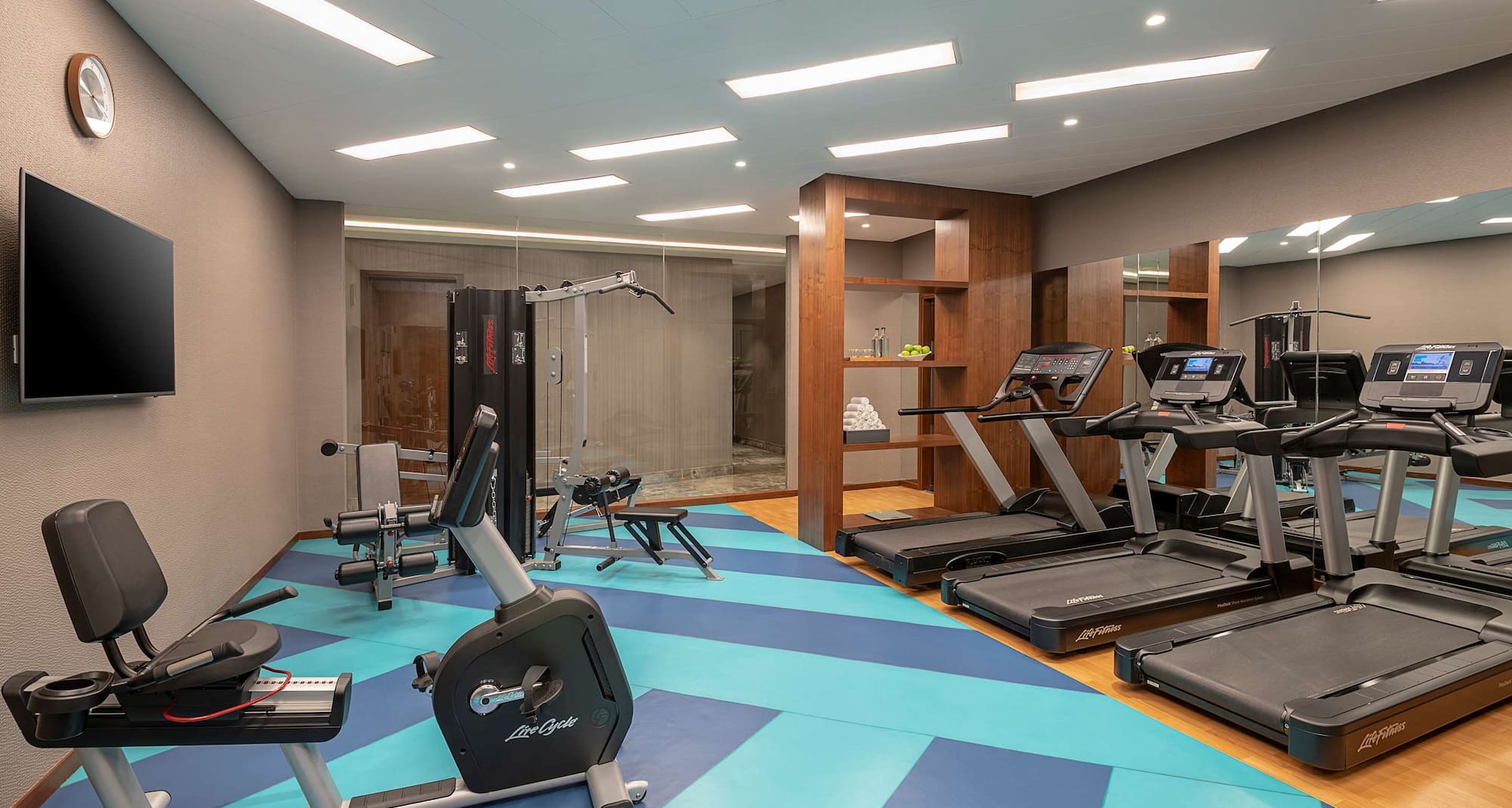 Radisson Hotel Mumbai Andheri MIDC - Fitness center