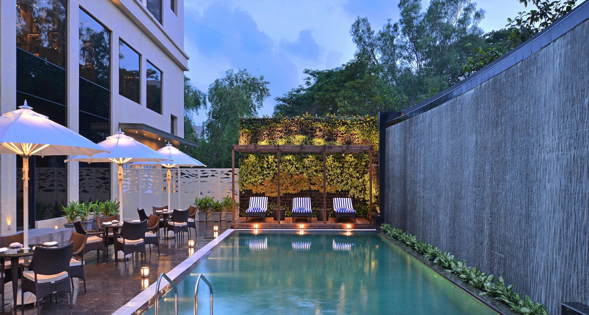 Radisson Hotel Mumbai Andheri MIDC - Swimming Pool