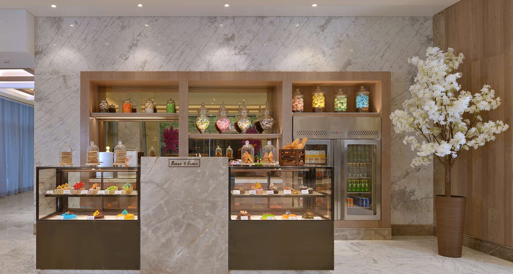 Radisson Mumbai Andheri MIDC - Pastry Shop