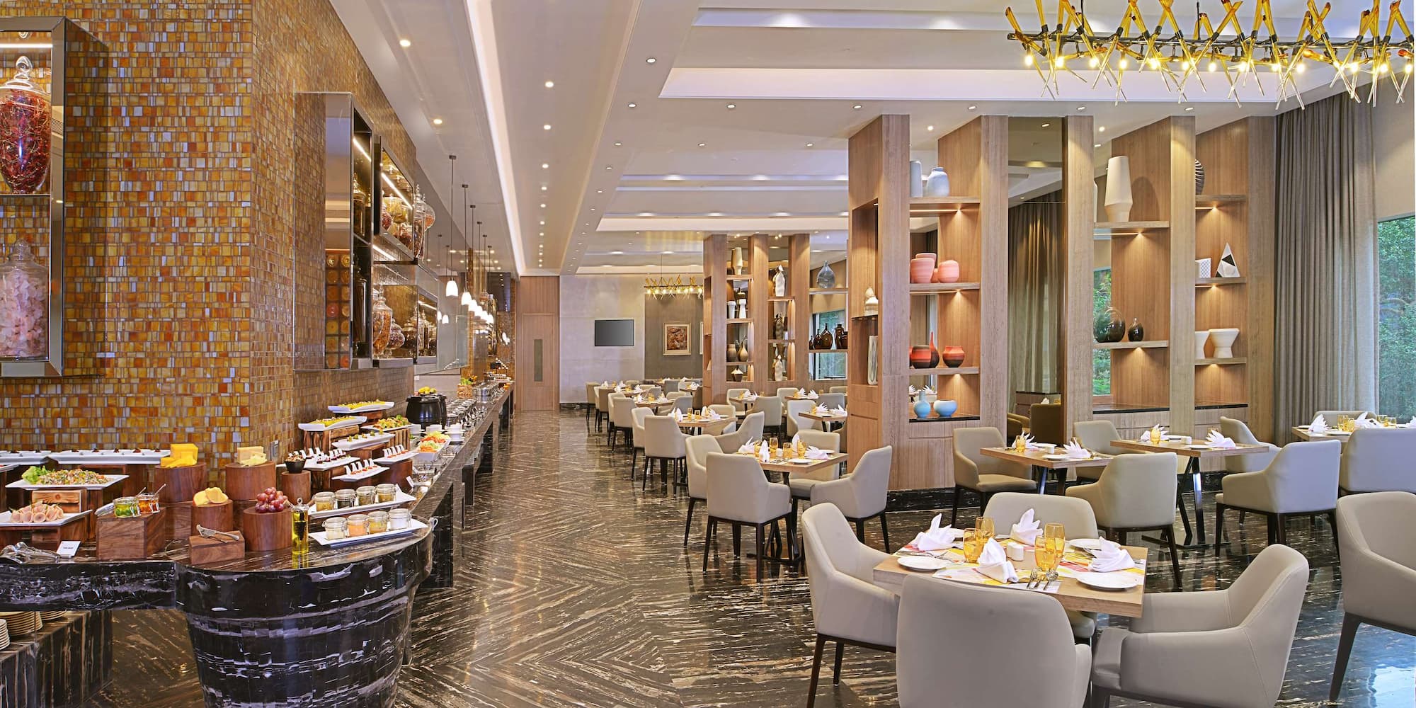 Radisson Mumbai Andheri MIDC - Gallery Cafe - All-day Dining