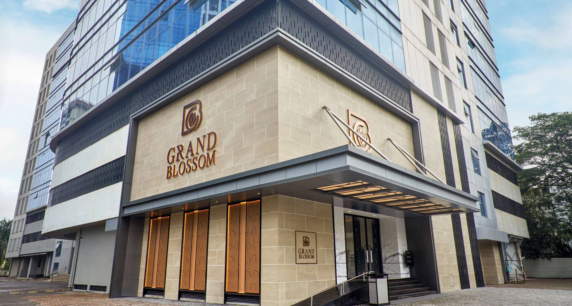 Radisson Hotel Mumbai Goregaon - Exterior