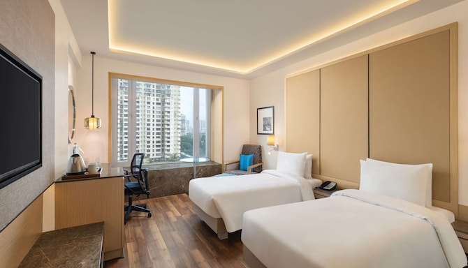 Radisson Hotel Mumbai Goregaon - Superior Room with twin beds