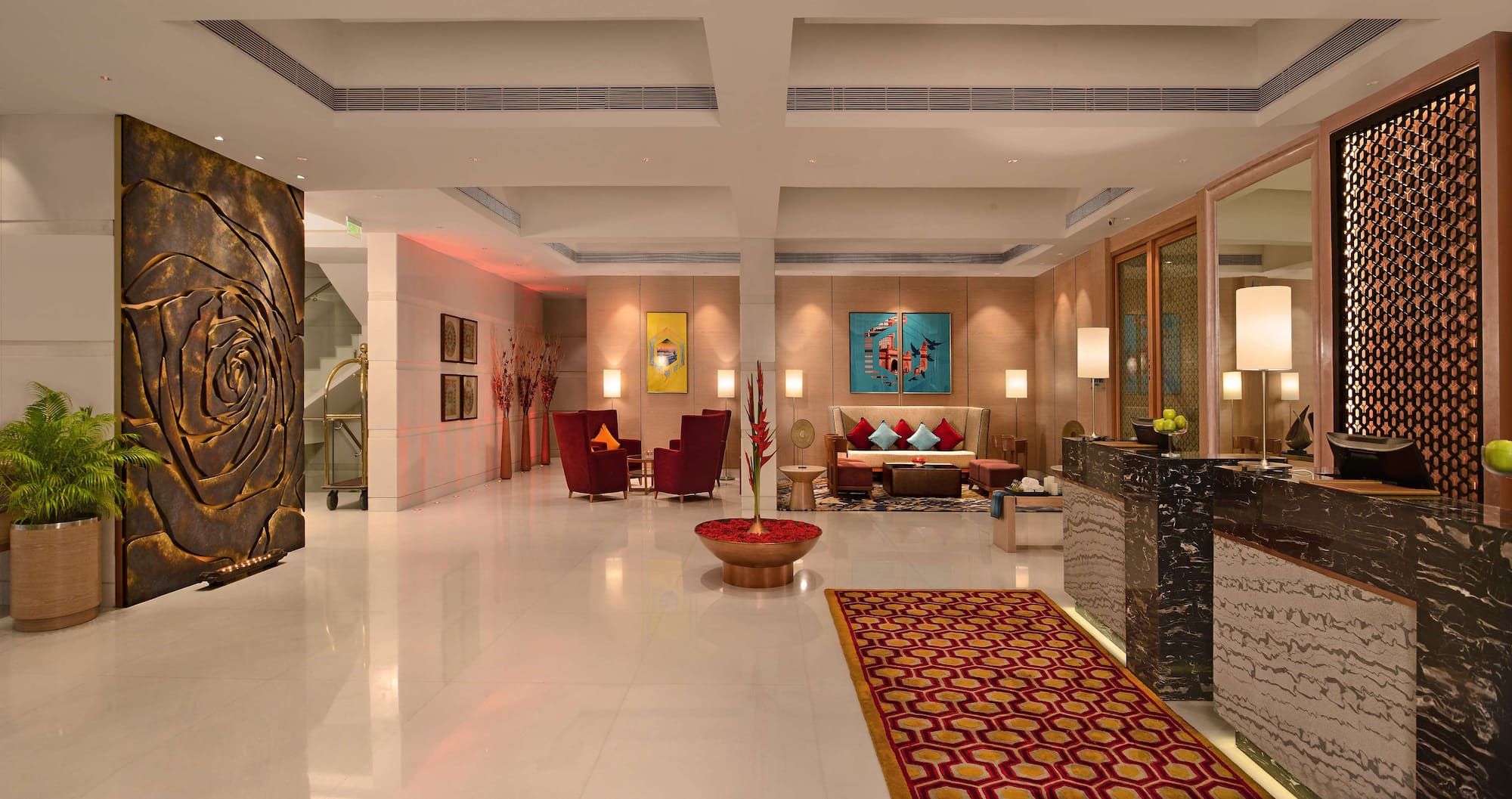Radisson Hotel Mumbai Goregaon - Lobby