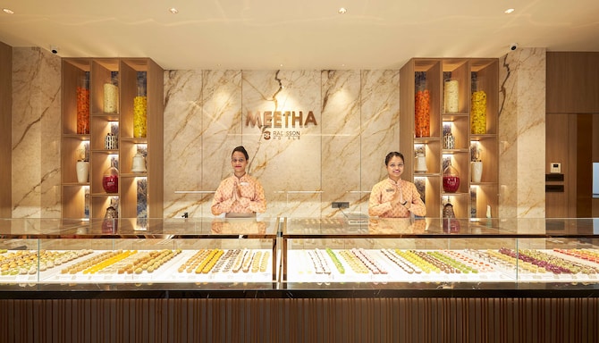 Radisson Hotel Mumbai Goregaon - MEETHA Outlet