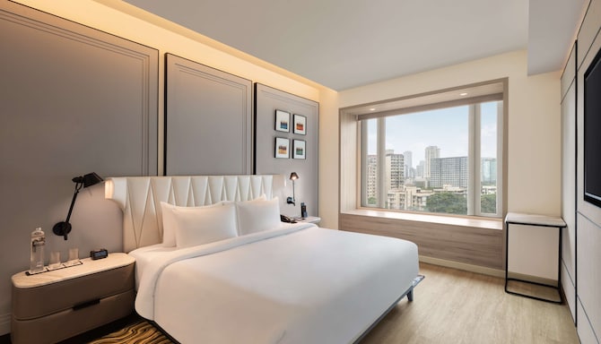 Radisson Hotel Mumbai Goregaon - One Bedroom Suite