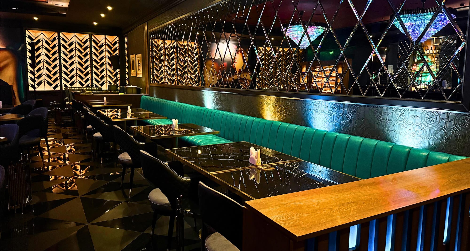 Radisson Hotel Muscat Panorama - Casa di Bacco