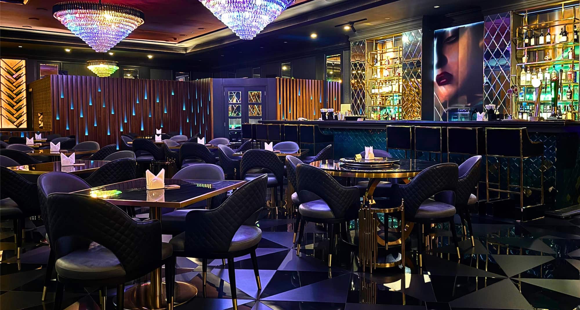 Radisson Hotel Muscat Panorama - Casa di Bacco