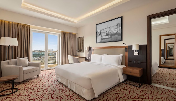 Radisson Hotel Muscat Panorama - Family Room King