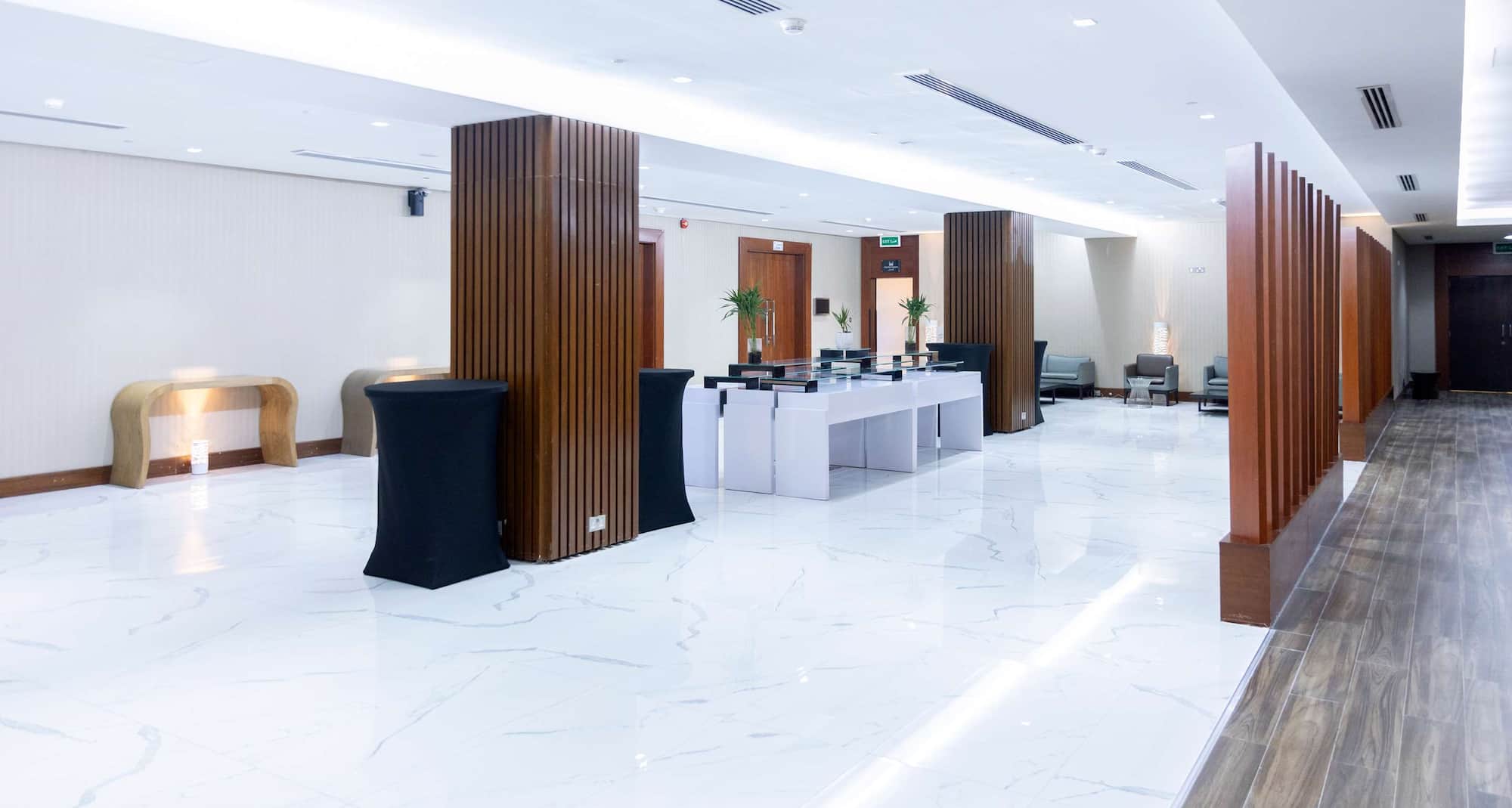 Radisson Hotel Muscat Panorama - Meeting and Events Breakout Area