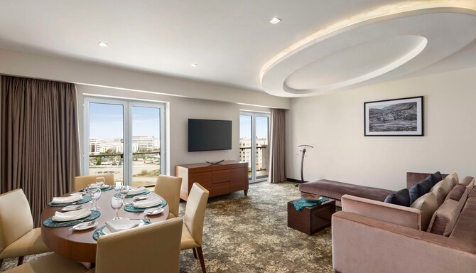 Radisson Hotel Muscat Panorama - Royal Suite