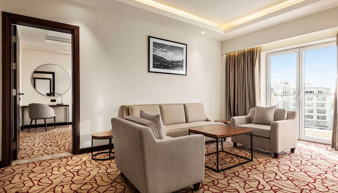 Radisson Hotel Muscat Panorama - Executive Suite King