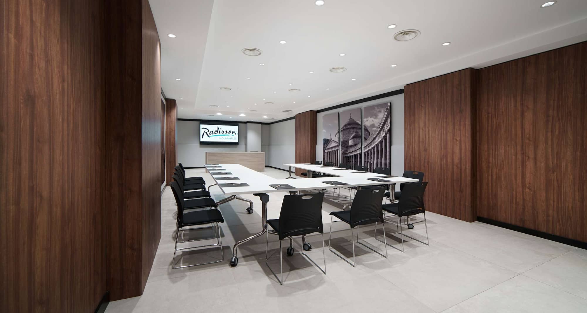 Radisson Hotel Nola Naples - Meeting Room U-shape set-up