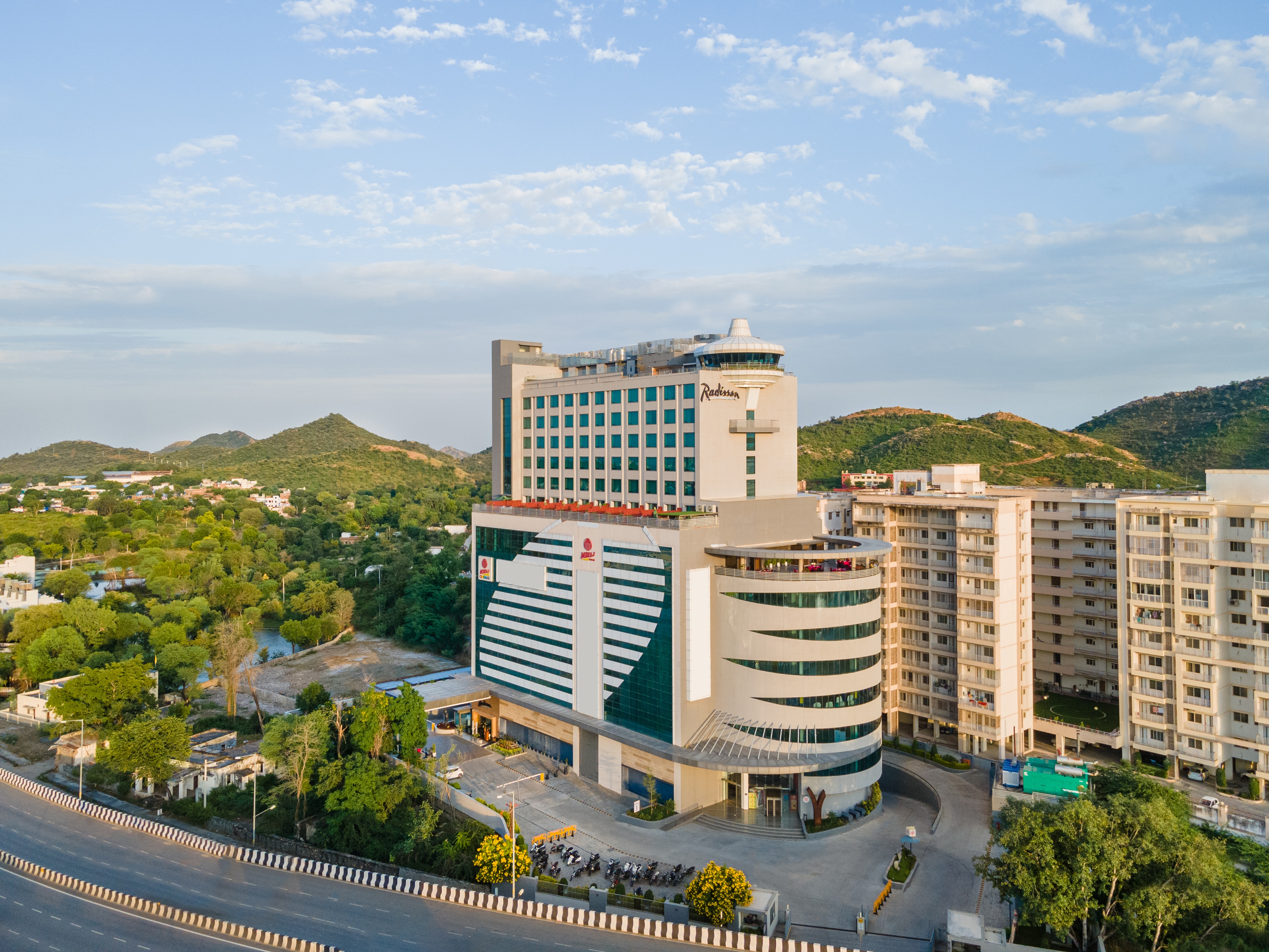 Radisson Hotel Nathdwara - Hotel video