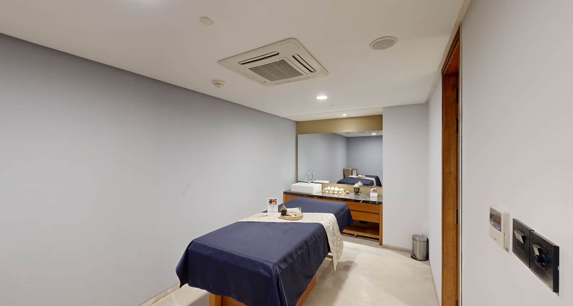 Radisson Hotel Nathdwara - Massage Room