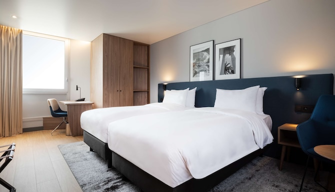 Radisson Hotel Nice Airport - Standard Room with twin beds