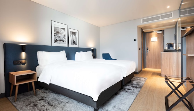 Radisson Hotel Nice Airport - Premium Room with twin beds
