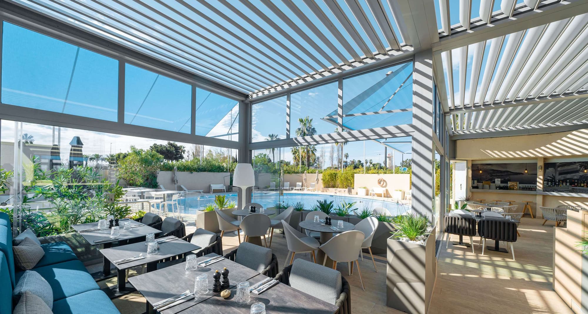 Radisson Hotel Nice Airport - Outdoor Bar and Restaurant