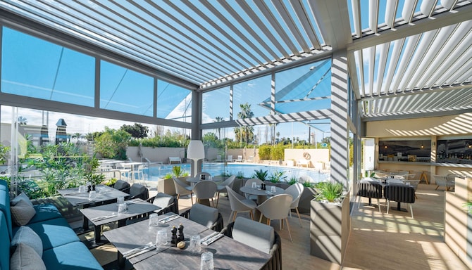 Radisson Hotel Nice Airport - Restaurang