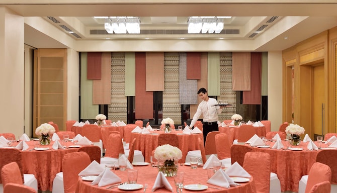 Radisson Hotel Noida - Senate