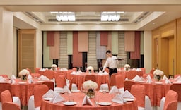 Radisson Hotel Noida - Senate