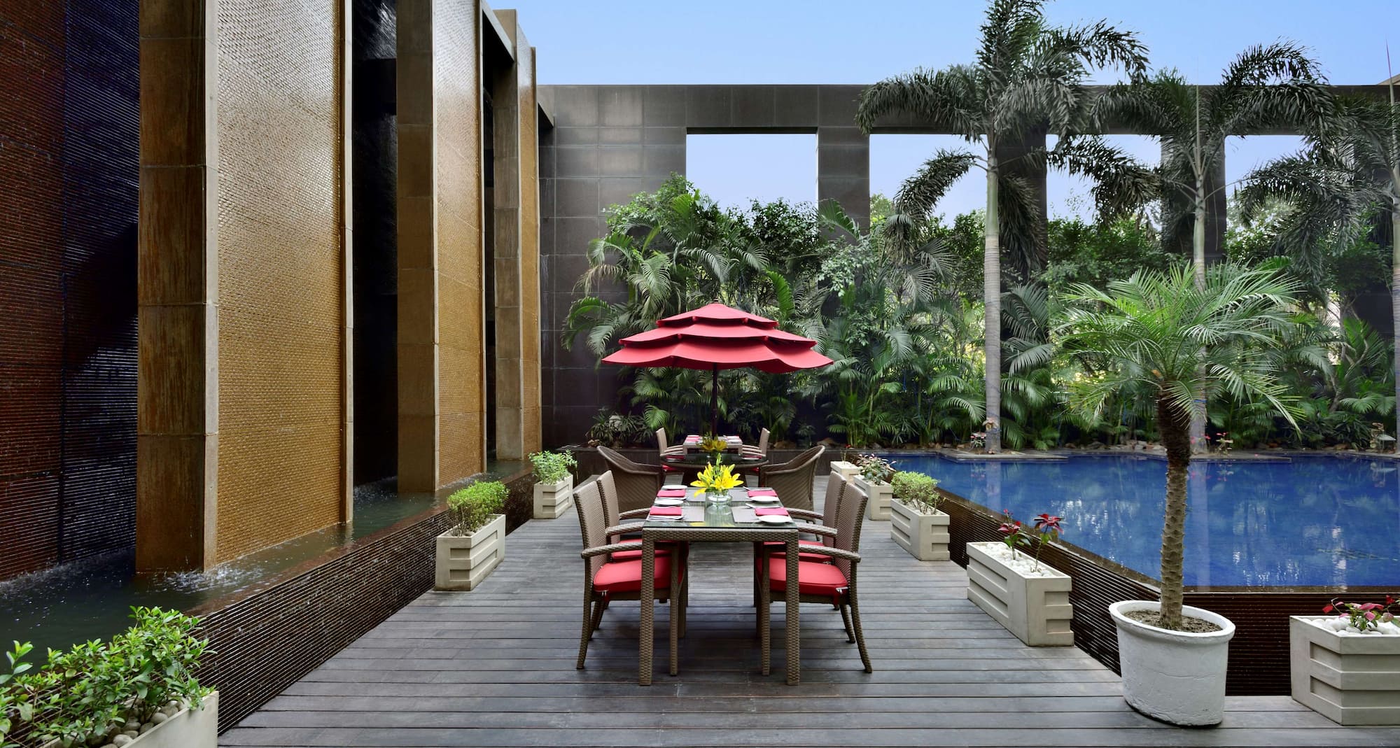 Radisson Hotel Noida - Alfresco
