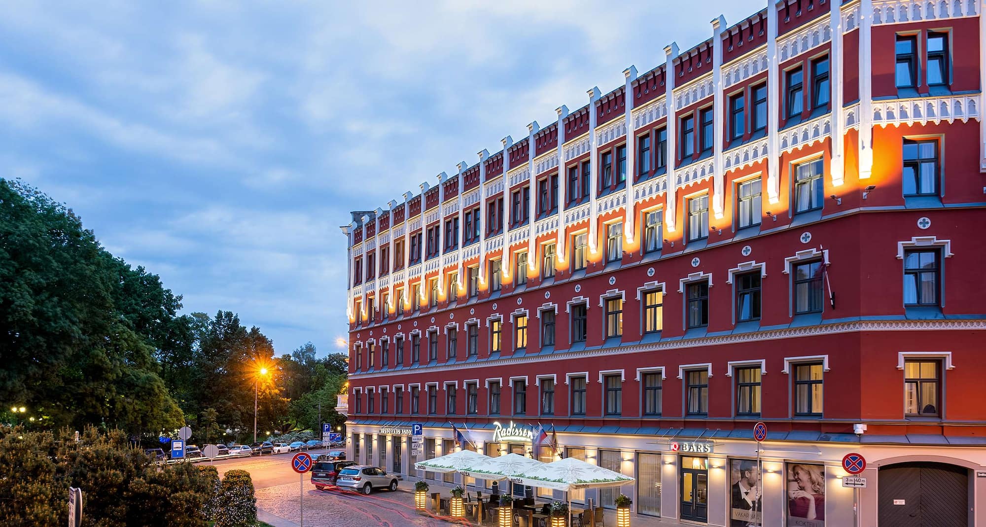 Radisson Hotel Old Town Riga - Exterior at dusk