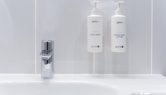 Radisson Hotel Old Town Riga - Bathroom Amenities