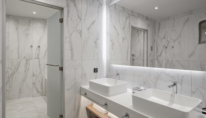 Radisson Hotel Perm - Junior Suite - Bath