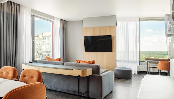 Radisson Hotel Perm - Presidential Suite - Living room