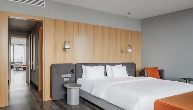 Radisson Hotel Perm - Presidential Suite - Bedroom