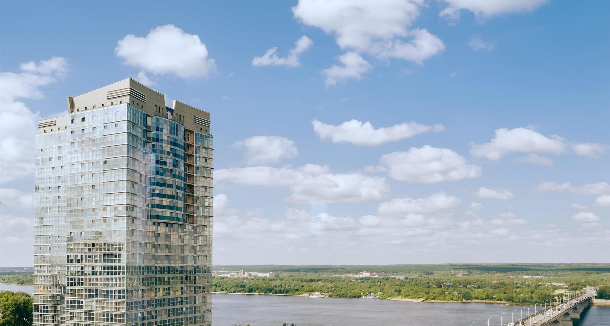 Radisson Hotel Perm - River view - bridge