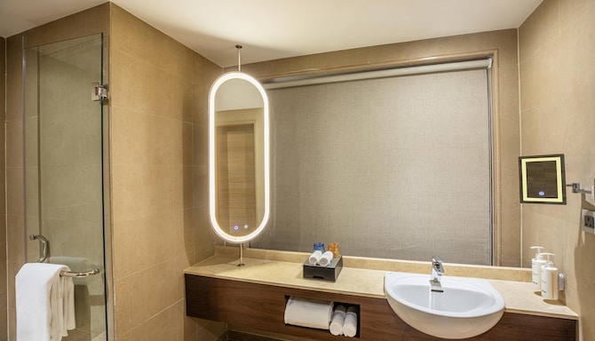Radisson Hotel Phagwara - Superior & Deluxe Bathroom