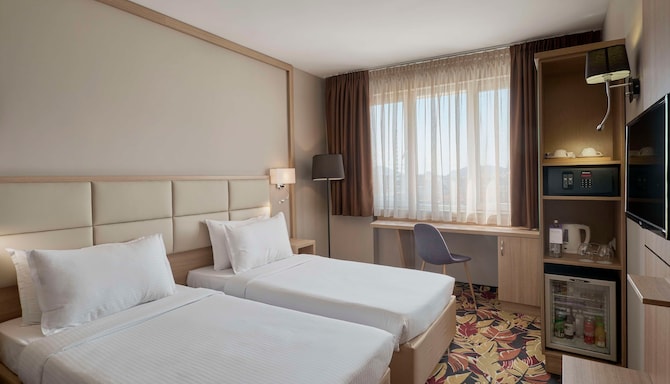 Radisson Hotel Plovdiv - Standard Room with twin beds
