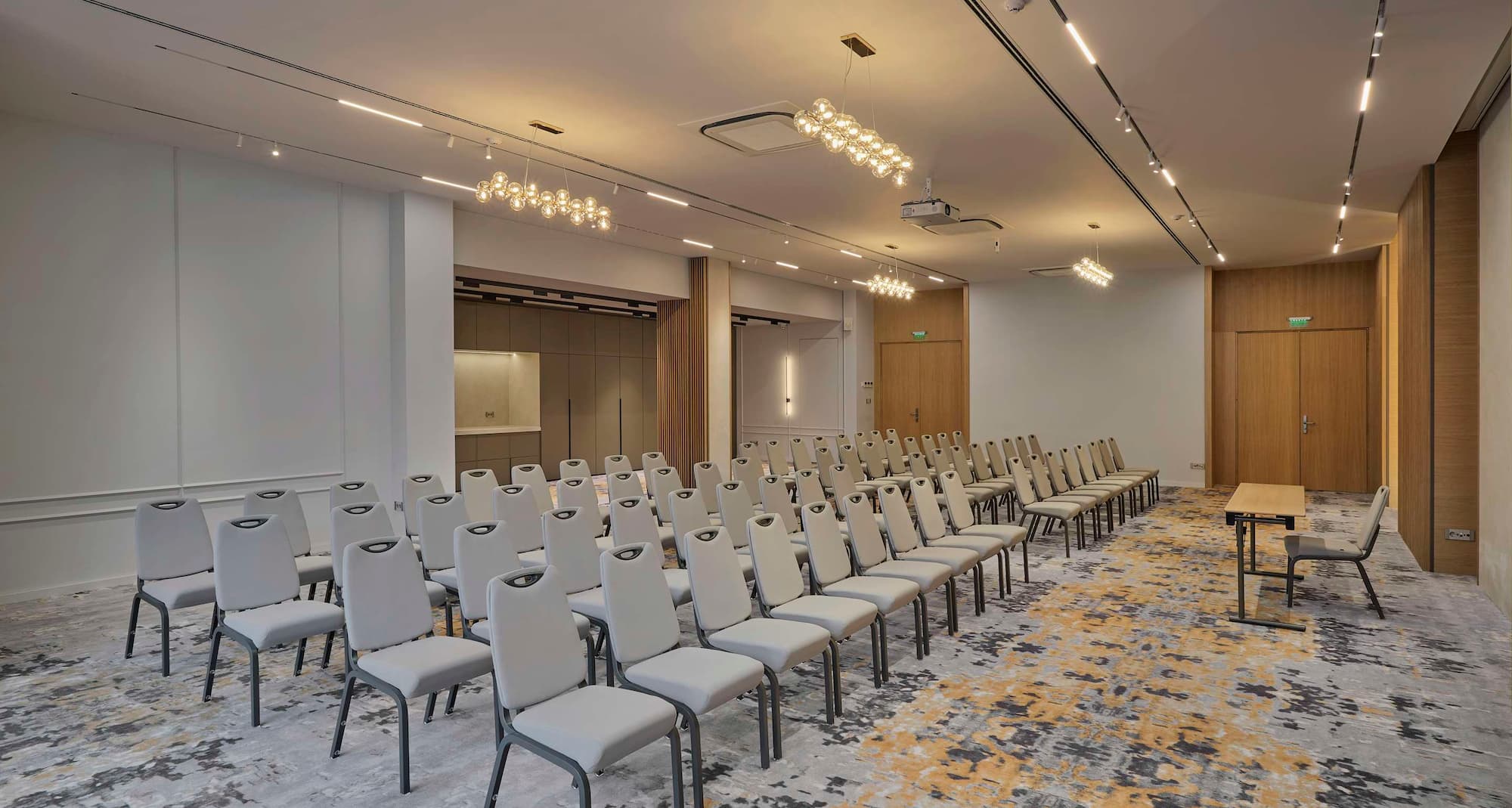 Hotel Imperial Plovdiv, a member of Radisson Individuals - Imperial Hall meeting room theatre set-up