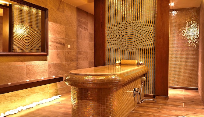 Hotel Imperial Plovdiv, a member of Radisson Individuals - Massage Room