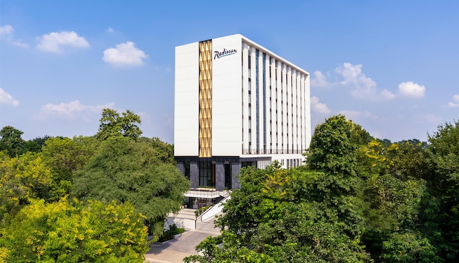 Radisson Hotel Prayagraj - Facade