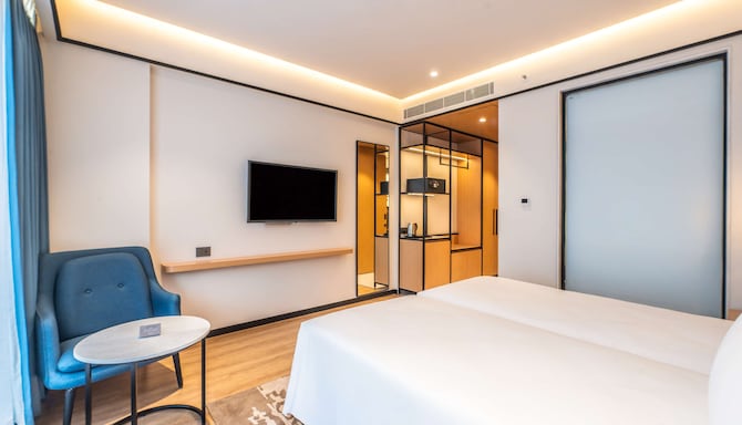 Radisson Hotel Prayagraj - Deluxe Twin Bedroom
