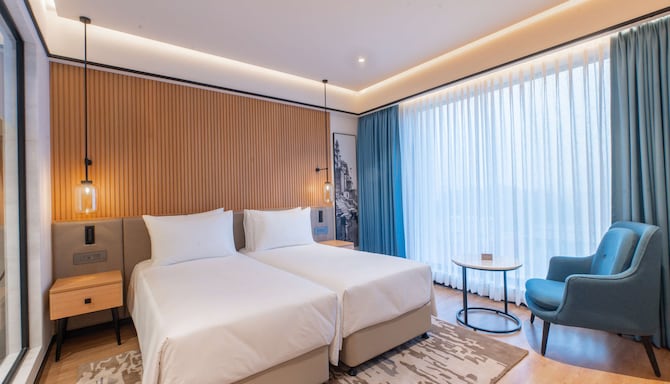 Radisson Hotel Prayagraj - Deluxe Twin Bedroom