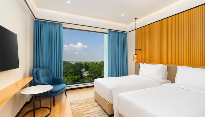 Radisson Hotel Prayagraj - Deluxe Twin Bedroom